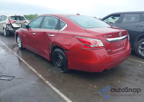 2015 Nissan Altima 2.5 S из США, поврежденный, VIN 1N4AL3AP0FC281352